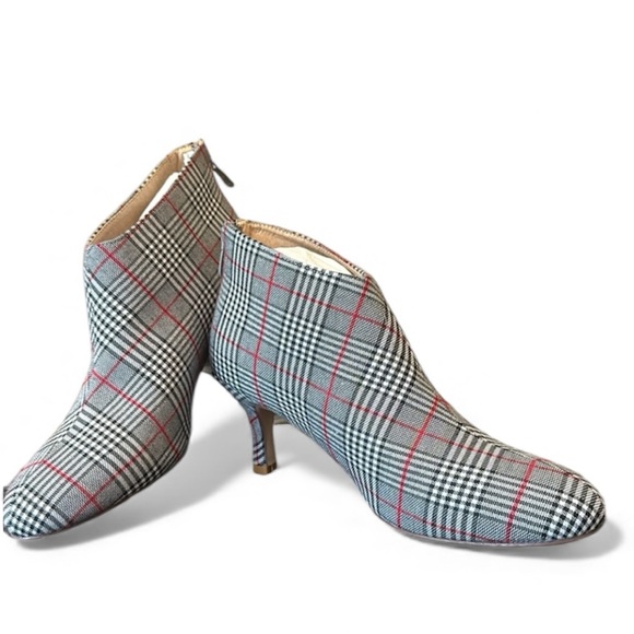 French Blu Black & White Plaid  Kitten Heel Bootie size 39 - Picture 3 of 12
